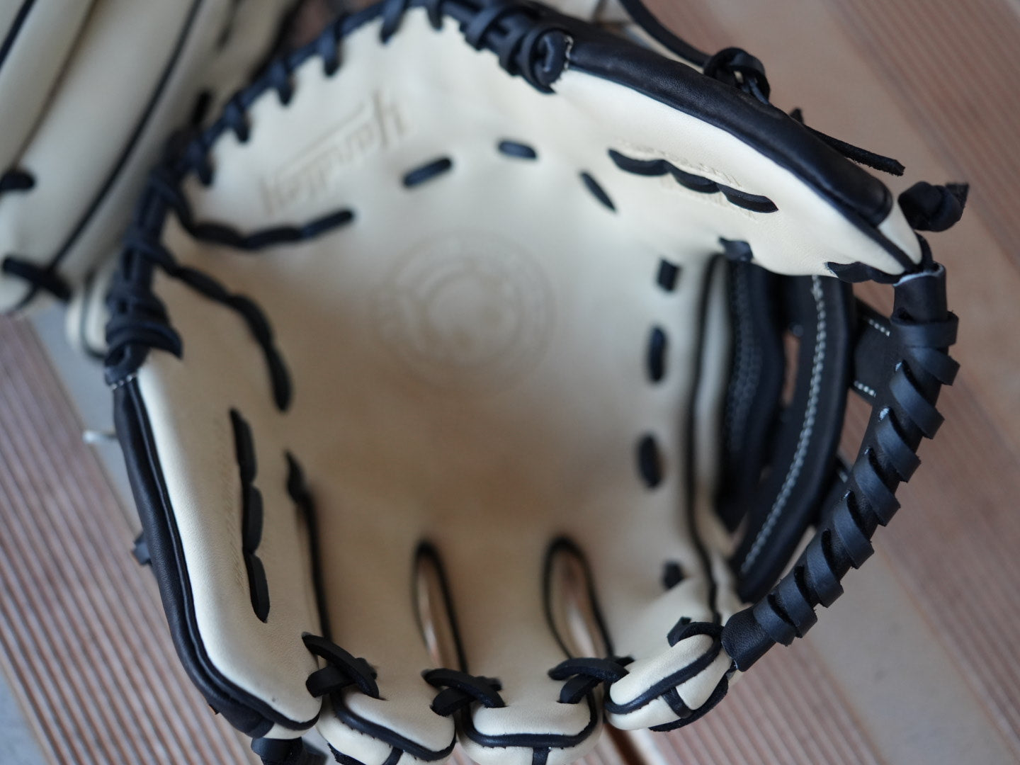 KJ6 X Yardley Sports Y2-279 11.75”